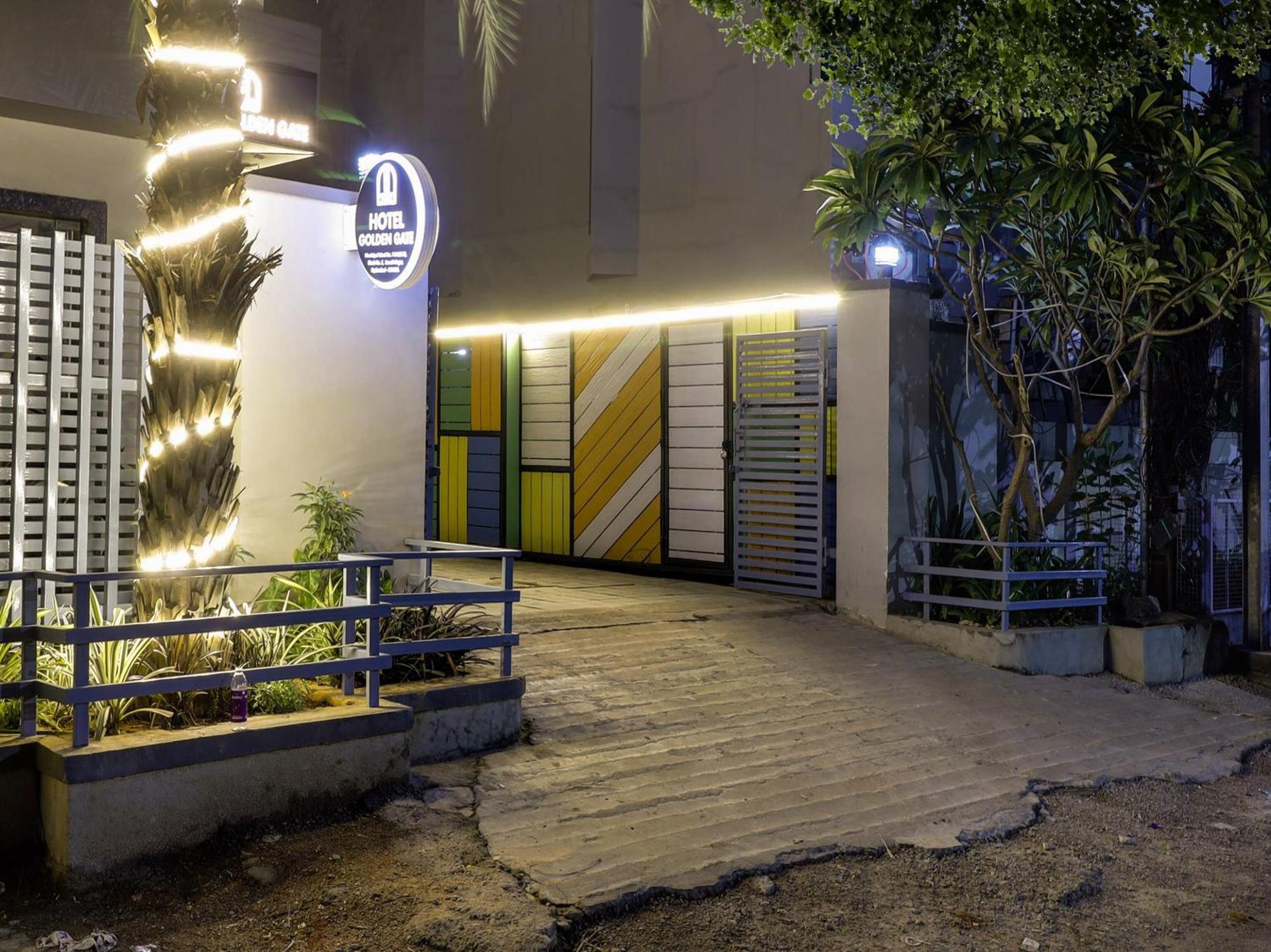 Collection O Golden Gate Hotel Hyderabad Exterior photo